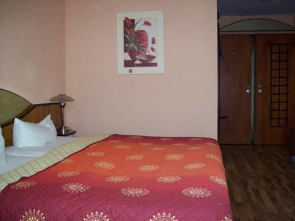 Allee Hotel Karlsruhe Exterior photo